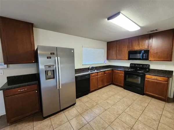 $2,200 | 5709 Valley Stream Way, Fort Worth, TX 76244