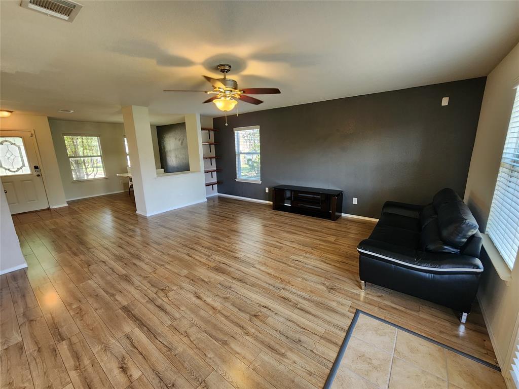 5709 Valley Stream Way Fort Worth, TX 76244 - Photo 8 of 32 Staged