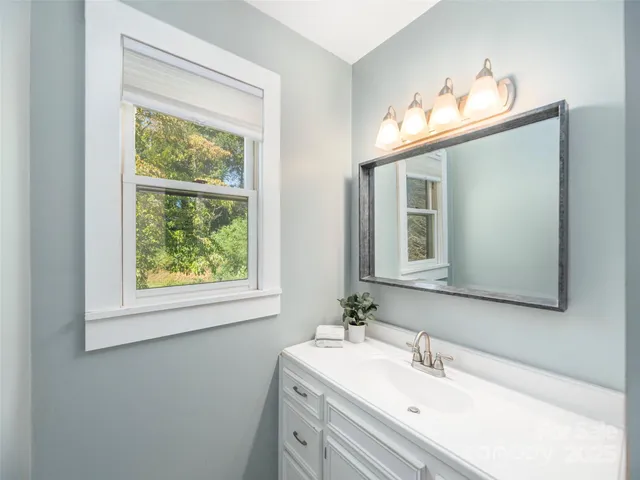 $798,000 | 85 Dawn Lane, Canton, NC 28716