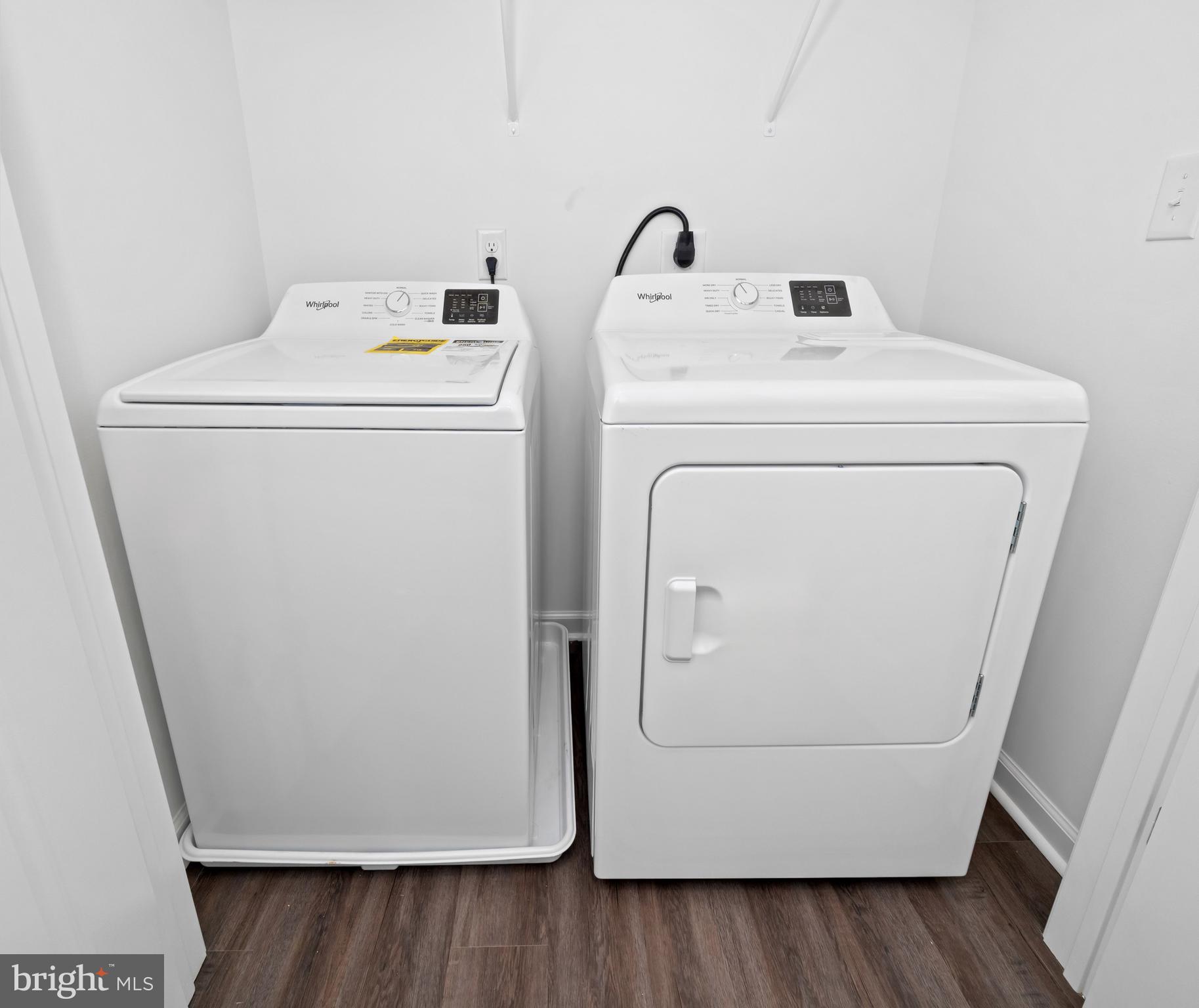 845 Mapleton Avenue Middletown, DE 19709 - Photo 28 of 30 a utility room with dryer and washer