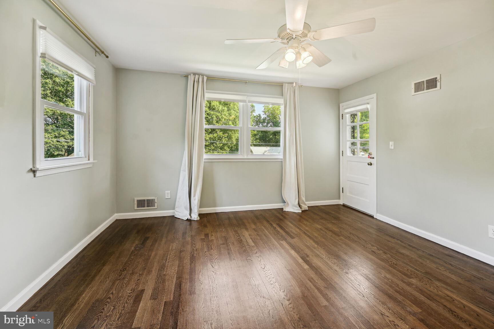 10411 Gatewood Terrace Silver Spring, MD 20903 - Photo 24 of 47 Bedroom