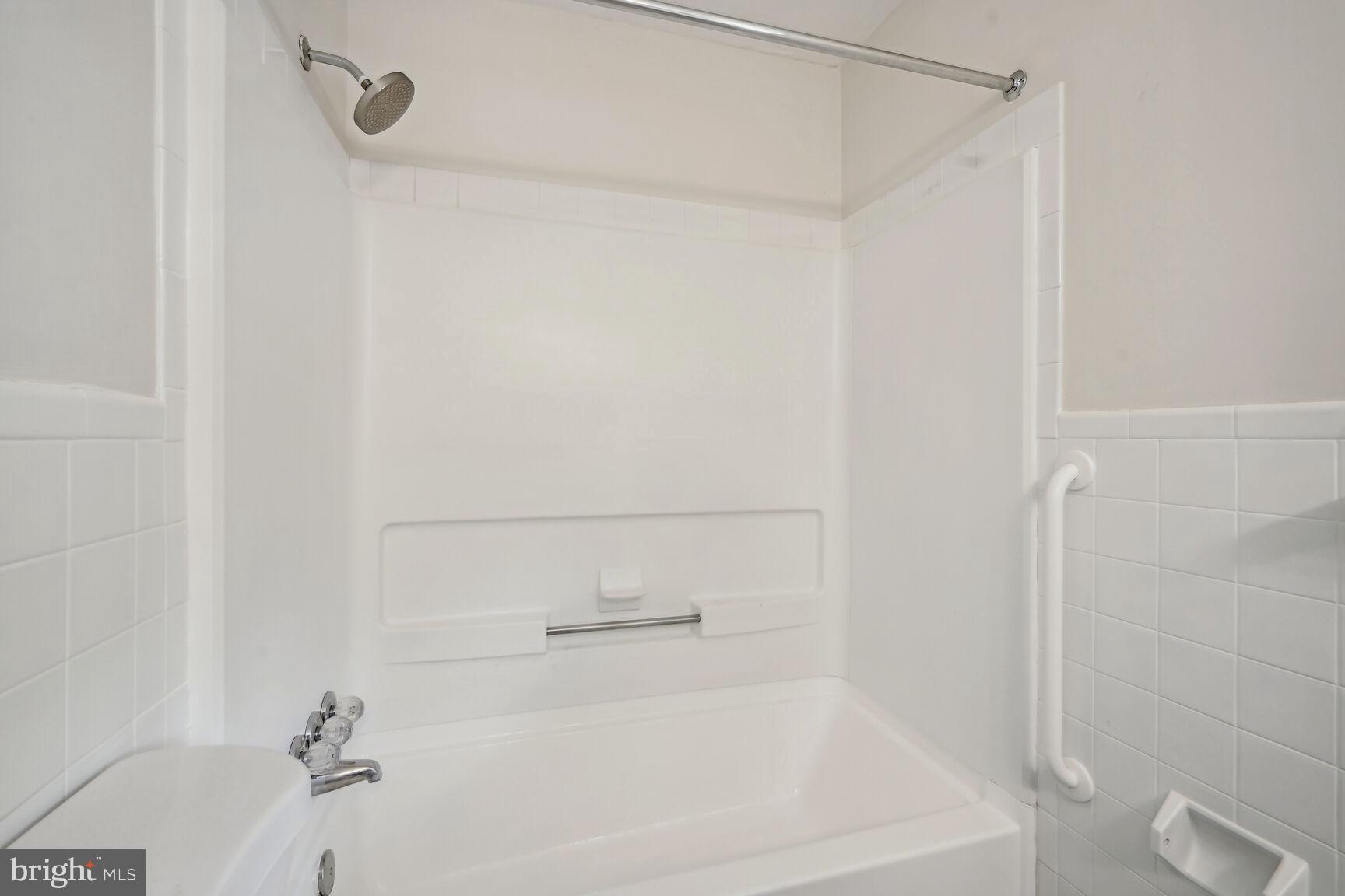 10411 Gatewood Terrace Silver Spring, MD 20903 - Photo 27 of 47 Hall Bath
