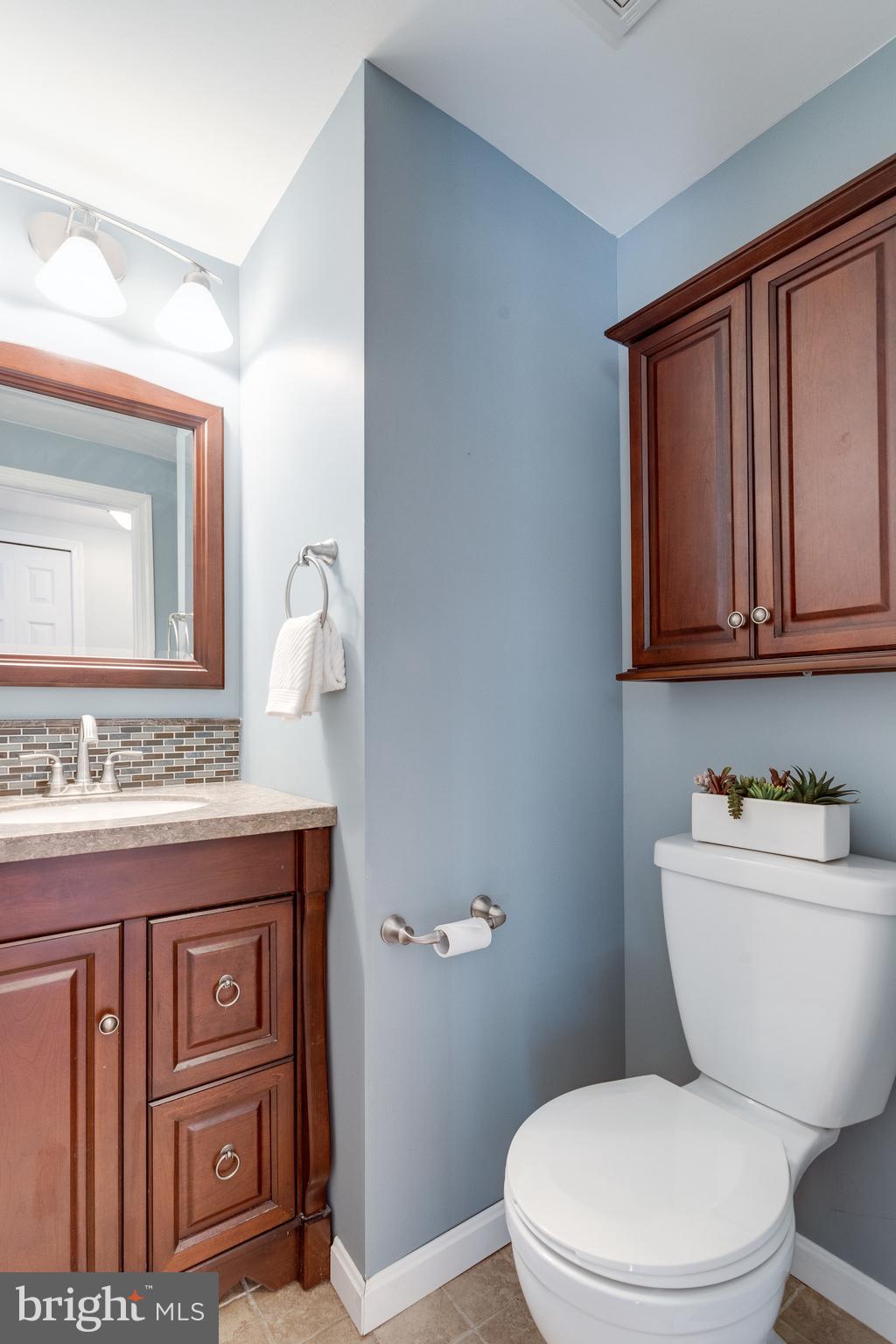 9107 Rookings Court Springfield, VA 22153 - Photo 24 of 86 Powder Room