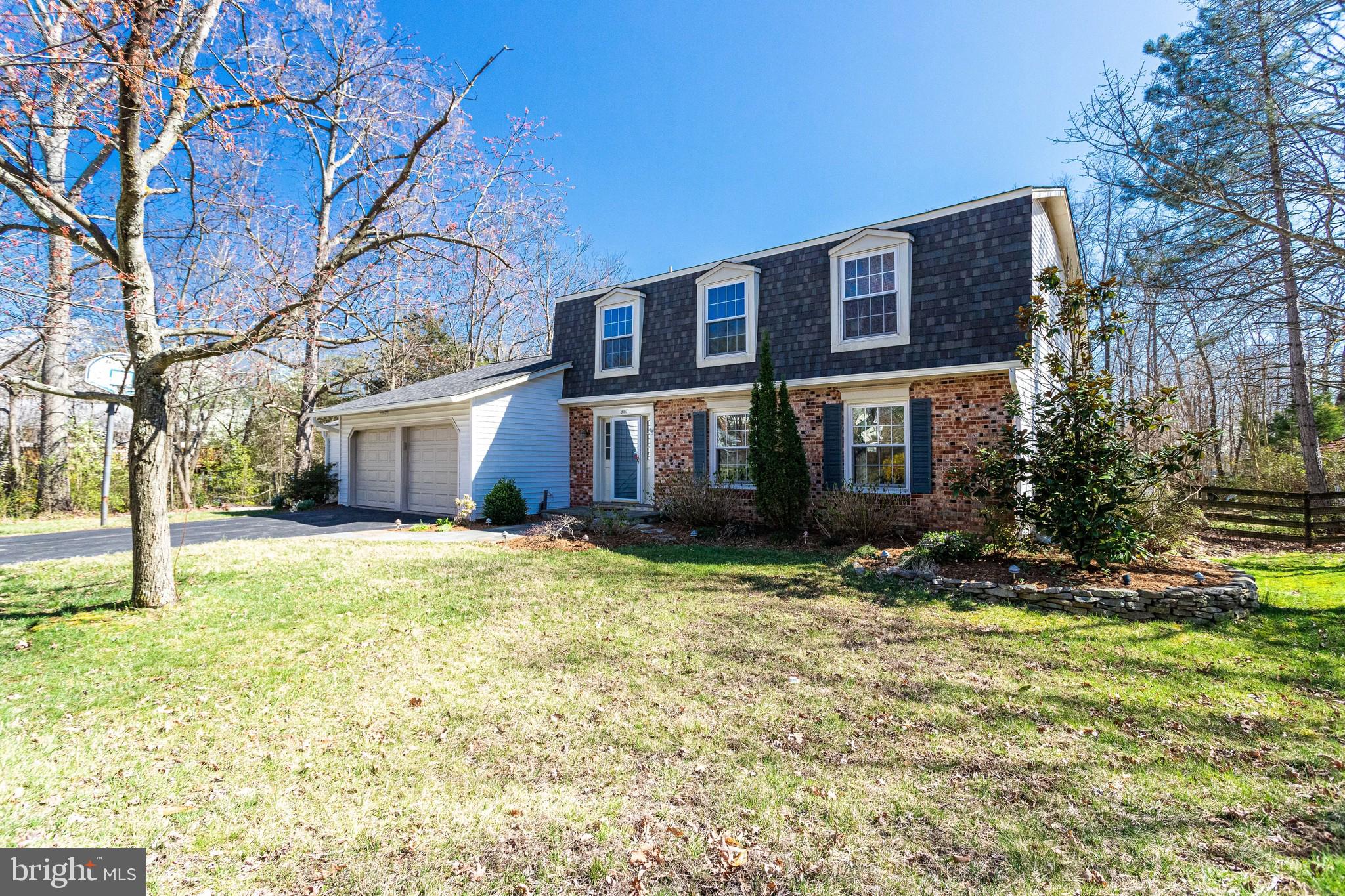 9107 Rookings Court Springfield, VA 22153 - Photo 4 of 86 Brick Front Colonial on Nearly 1 Acre of Land