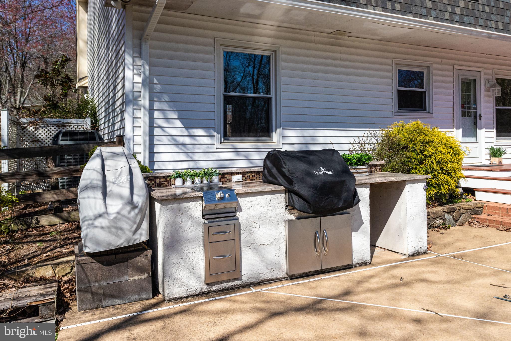 9107 Rookings Court Springfield, VA 22153 - Photo 56 of 86 Built-in Grill, Burners & Drawers