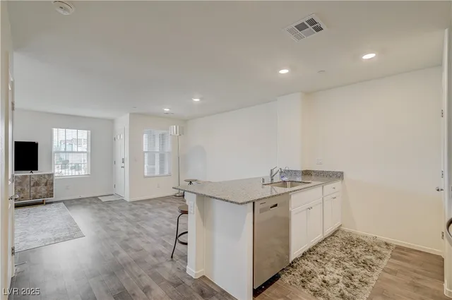 $1,950 | 360 Summer Sparrow Avenue, Unit 360, Henderson, NV 89011