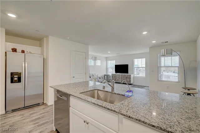 $1,950 | 360 Summer Sparrow Avenue, Unit 360, Henderson, NV 89011