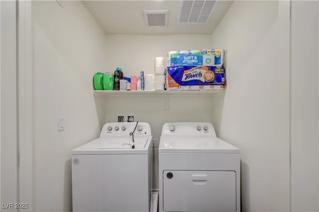 $1,950 | 360 Summer Sparrow Avenue, Unit 360, Henderson, NV 89011