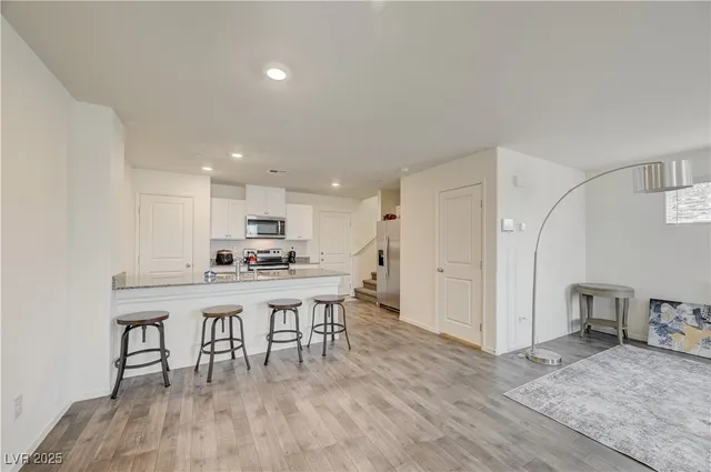 $1,950 | 360 Summer Sparrow Avenue, Unit 360, Henderson, NV 89011