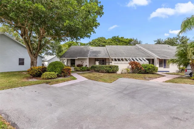 $334,900 | 10971 Lake Front Place, Unit 10971, Boca Raton, FL 33498