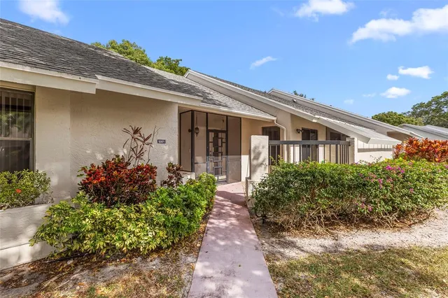$334,900 | 10971 Lake Front Place, Unit 10971, Boca Raton, FL 33498