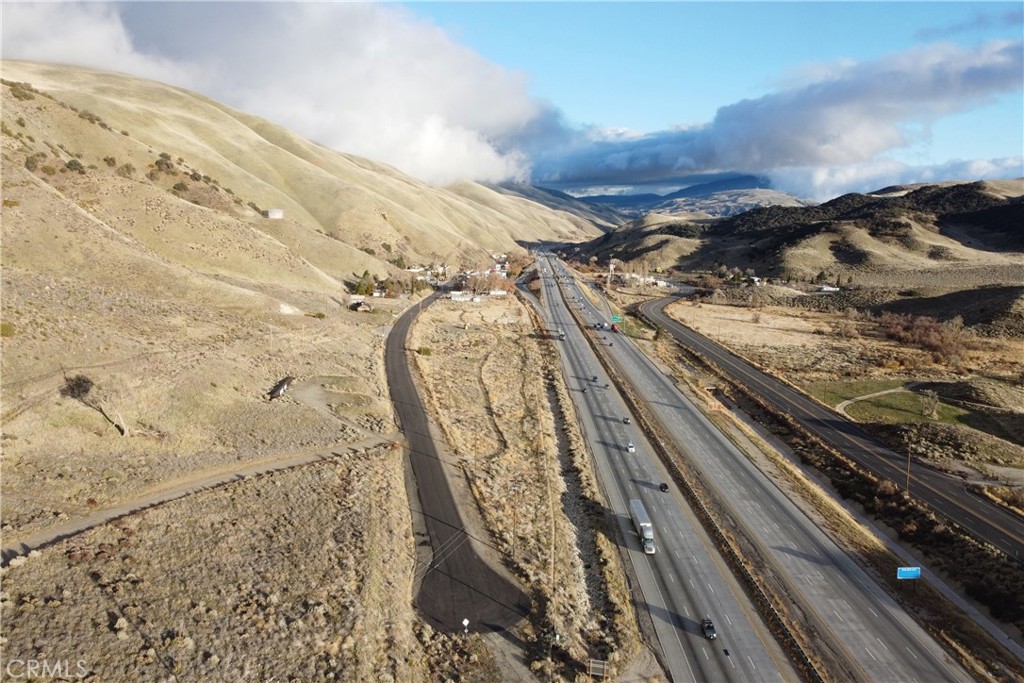 49851 Gorman Post Road Lebec, CA 93243 - Photo 29 of 42 a view of roof