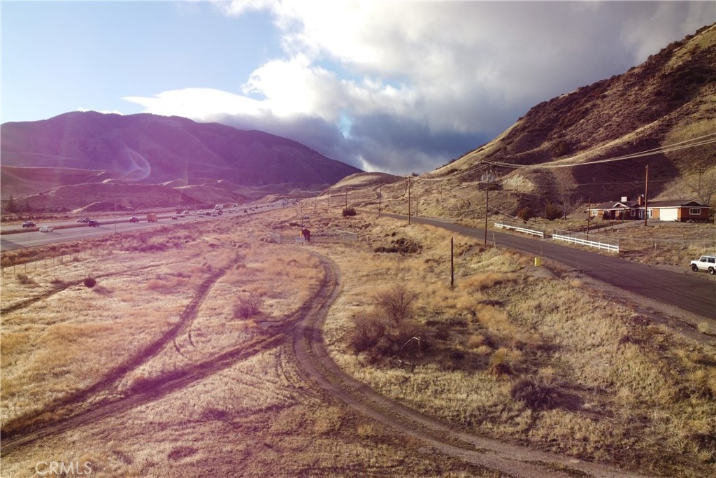 49851 Gorman Post Road Lebec, CA 93243 - Photo 31 of 42 a view of a dry yard with mountain
