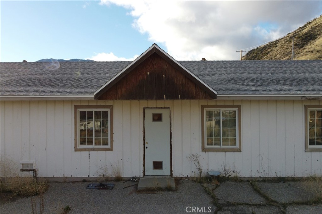 49851 Gorman Post Road Lebec, CA 93243 - Photo 6 of 42 a front view of a house