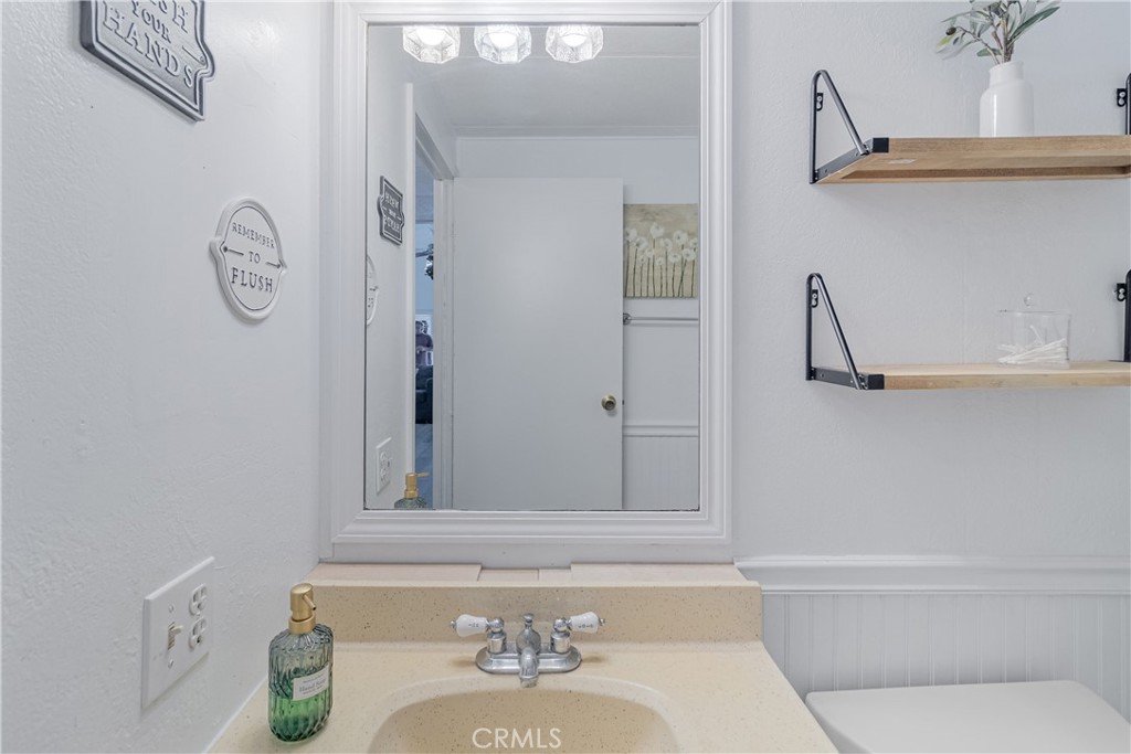 201 Rd Runner Lane Fountain Valley, CA 92708 - Photo 11 of 19