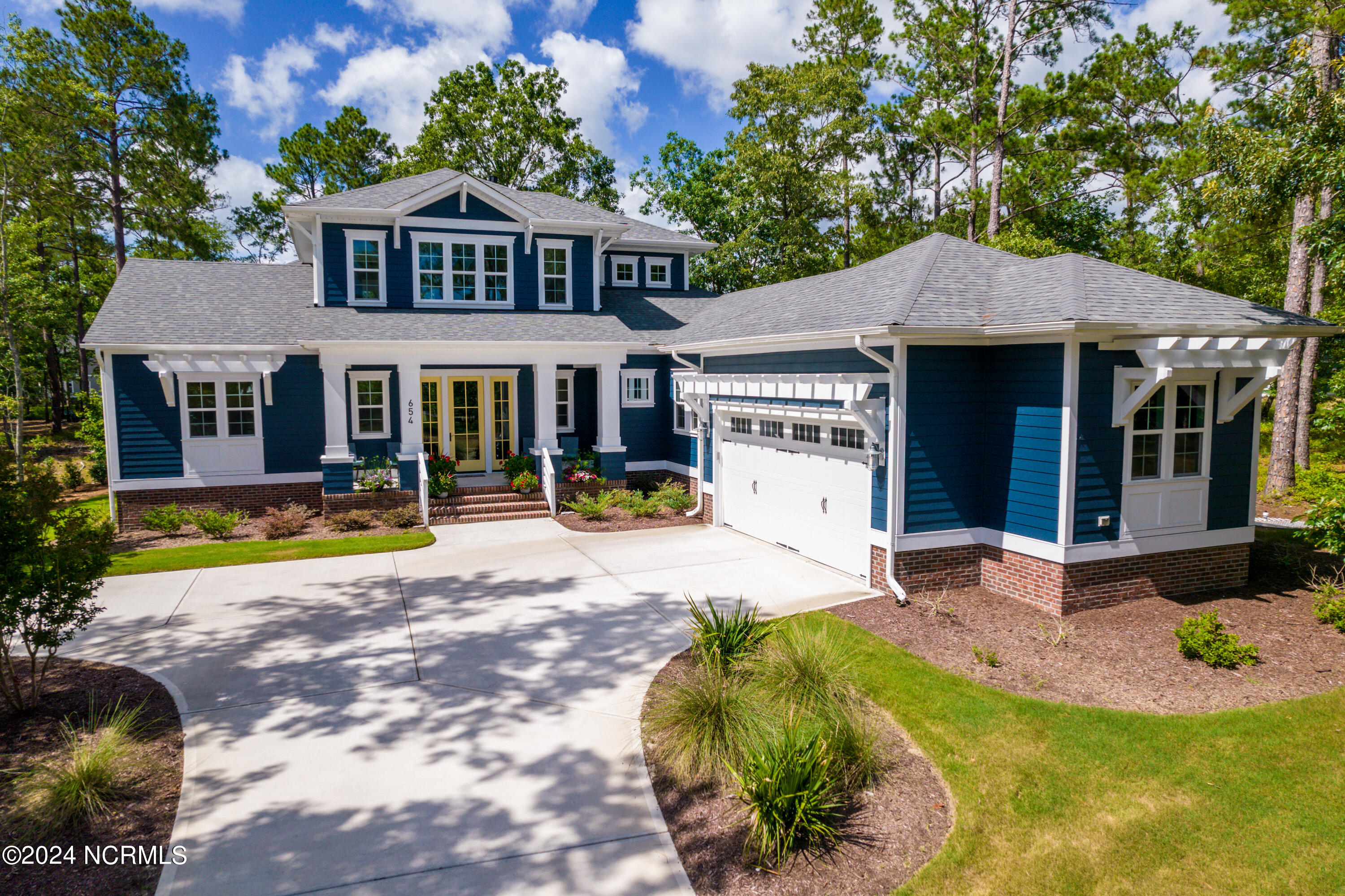 654 Kempton Ct Southeast