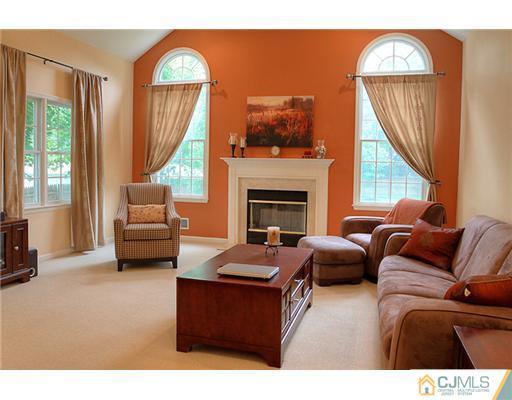 9 Adams Street Edison, NJ 08820 - Photo 2 of 10 Gallery Image 2