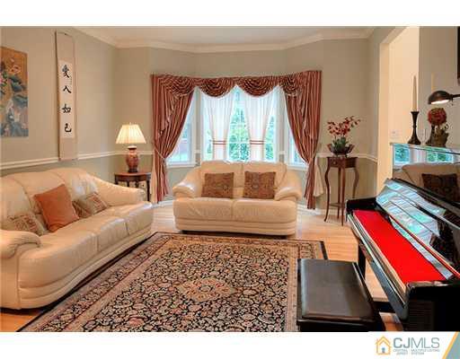 9 Adams Street Edison, NJ 08820 - Photo 3 of 10 Gallery Image 3
