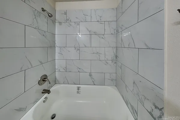 $1,900 | 9603 Silver Crown, San Antonio, TX 78254