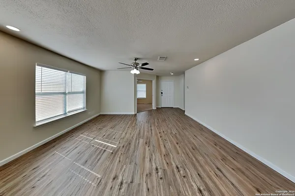 $1,900 | 9603 Silver Crown, San Antonio, TX 78254