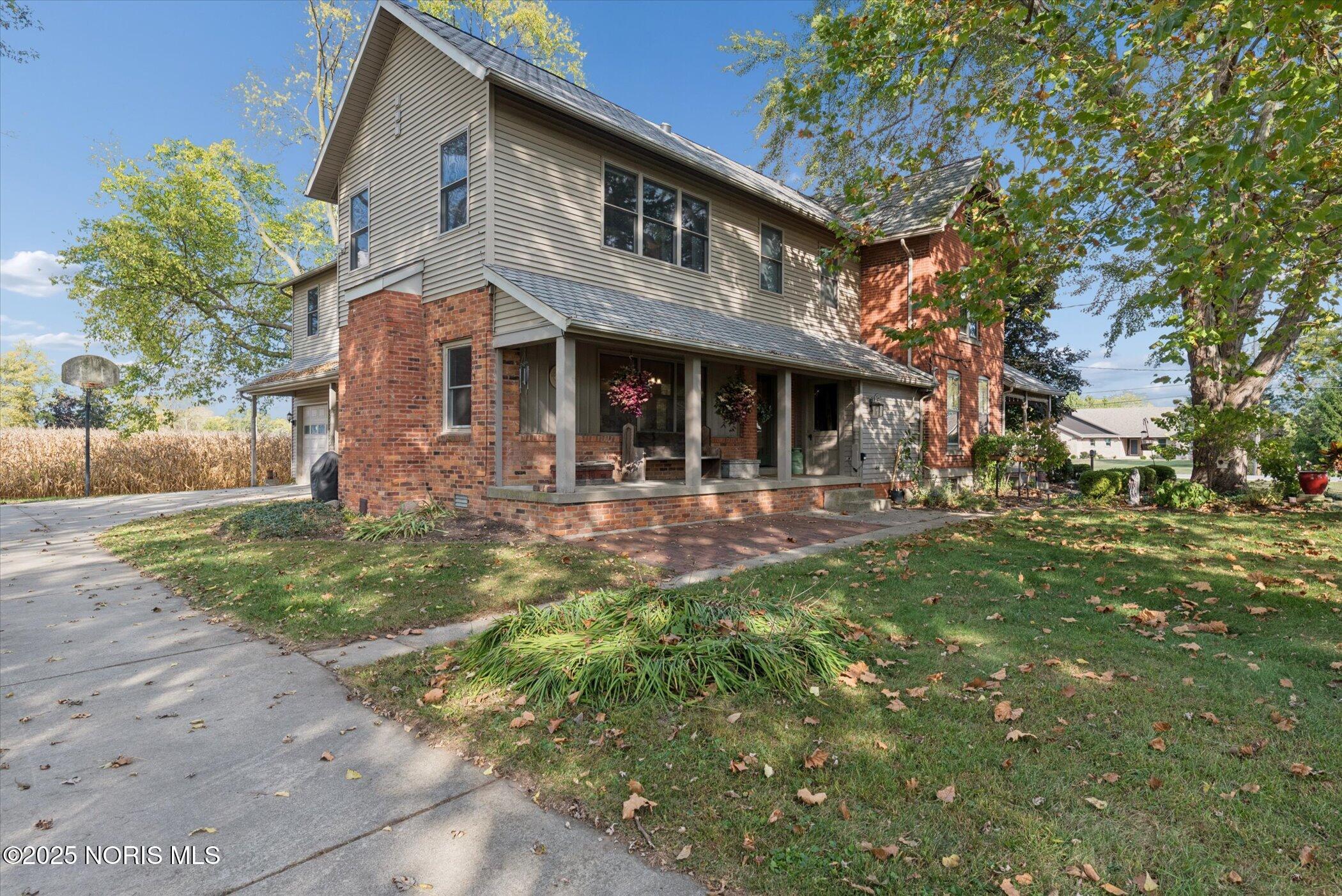 3044 Albon Road Monclova, OH 43542 - Photo 4 of 93 050-3044-Albon-Rd-Maumee-OH-43537-Window