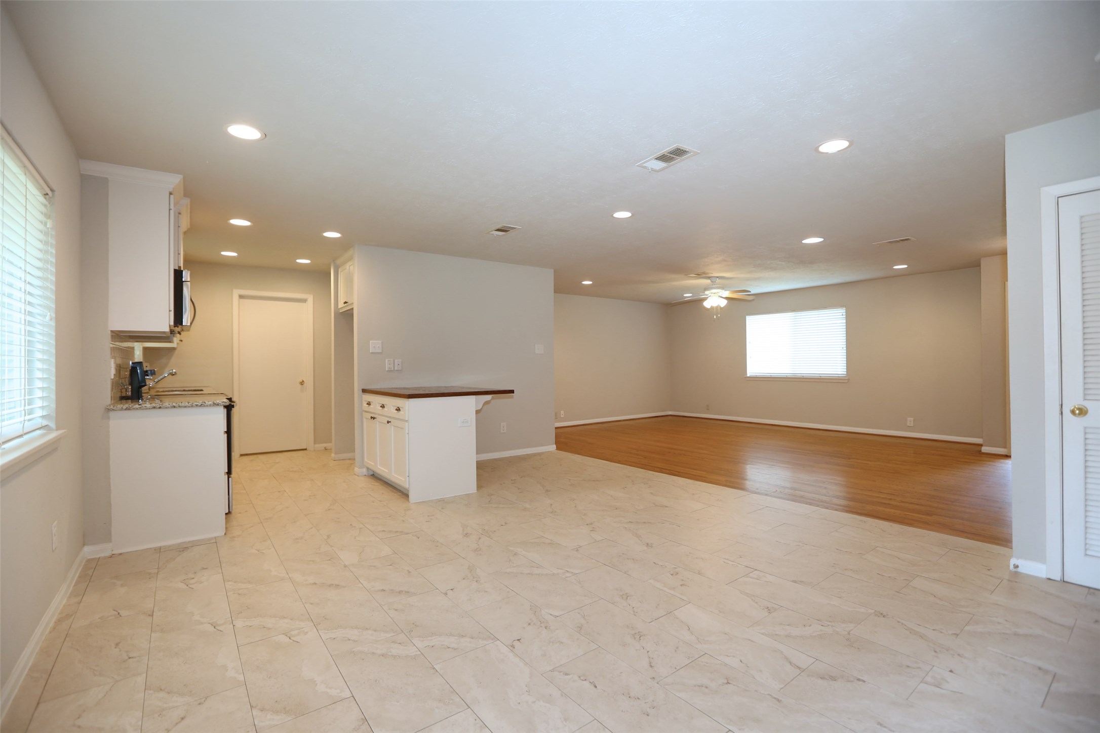 6123 Grape Street Houston, TX 77074 - Photo 8 of 18