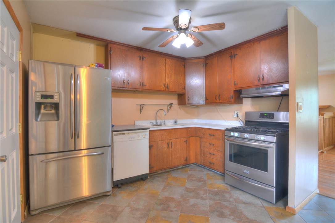 3048 East Orchard Drive Decatur, IL 62521 - Photo 10 of 22 Gallery Image 10