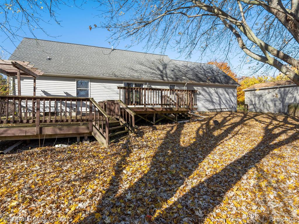 18319 Hickory Ridge Road Fenton, MI 48430 - Photo 24 of 25