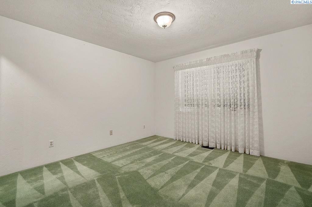 5420 West Livingston Road Pasco, WA 99301 - Photo 19 of 30 Gallery Image 19
