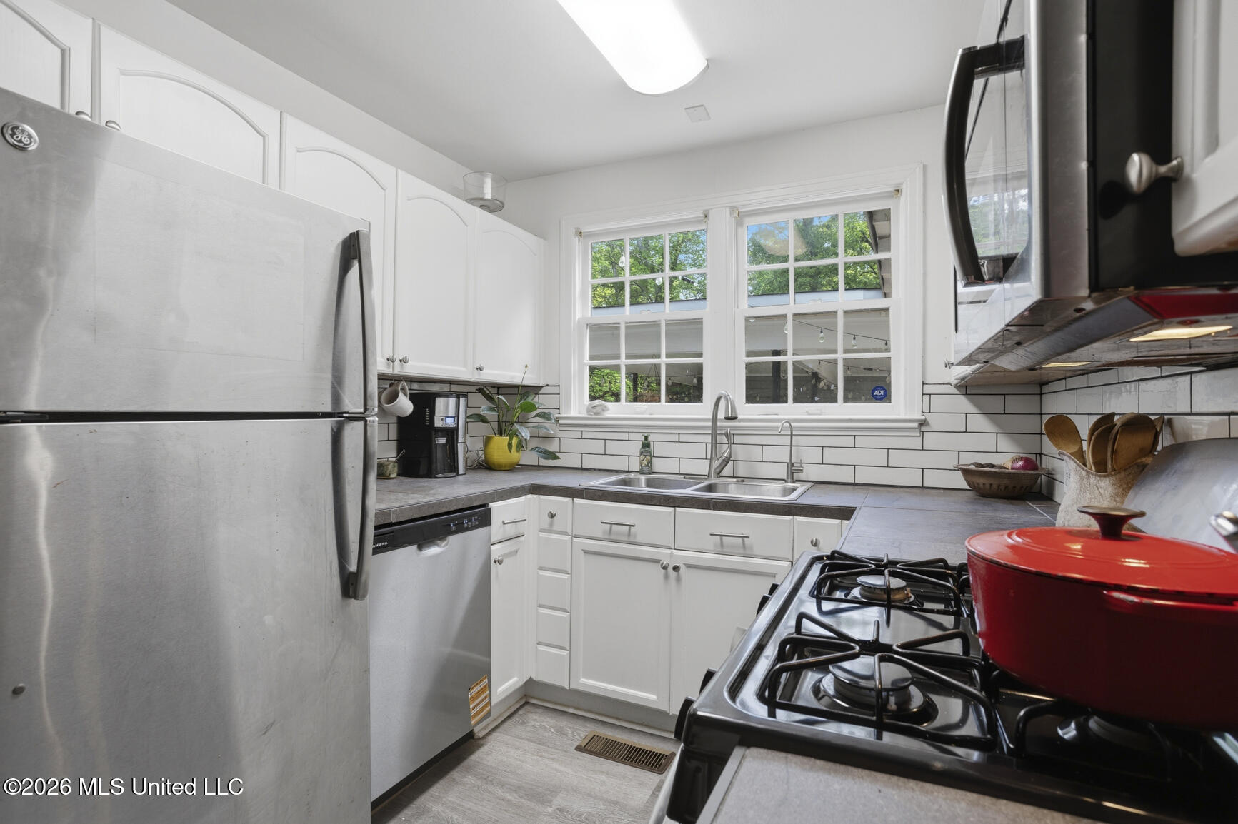 836 Brookwood Road Jackson, MS 39206 - Photo 9 of 25 836 Brookwood-11