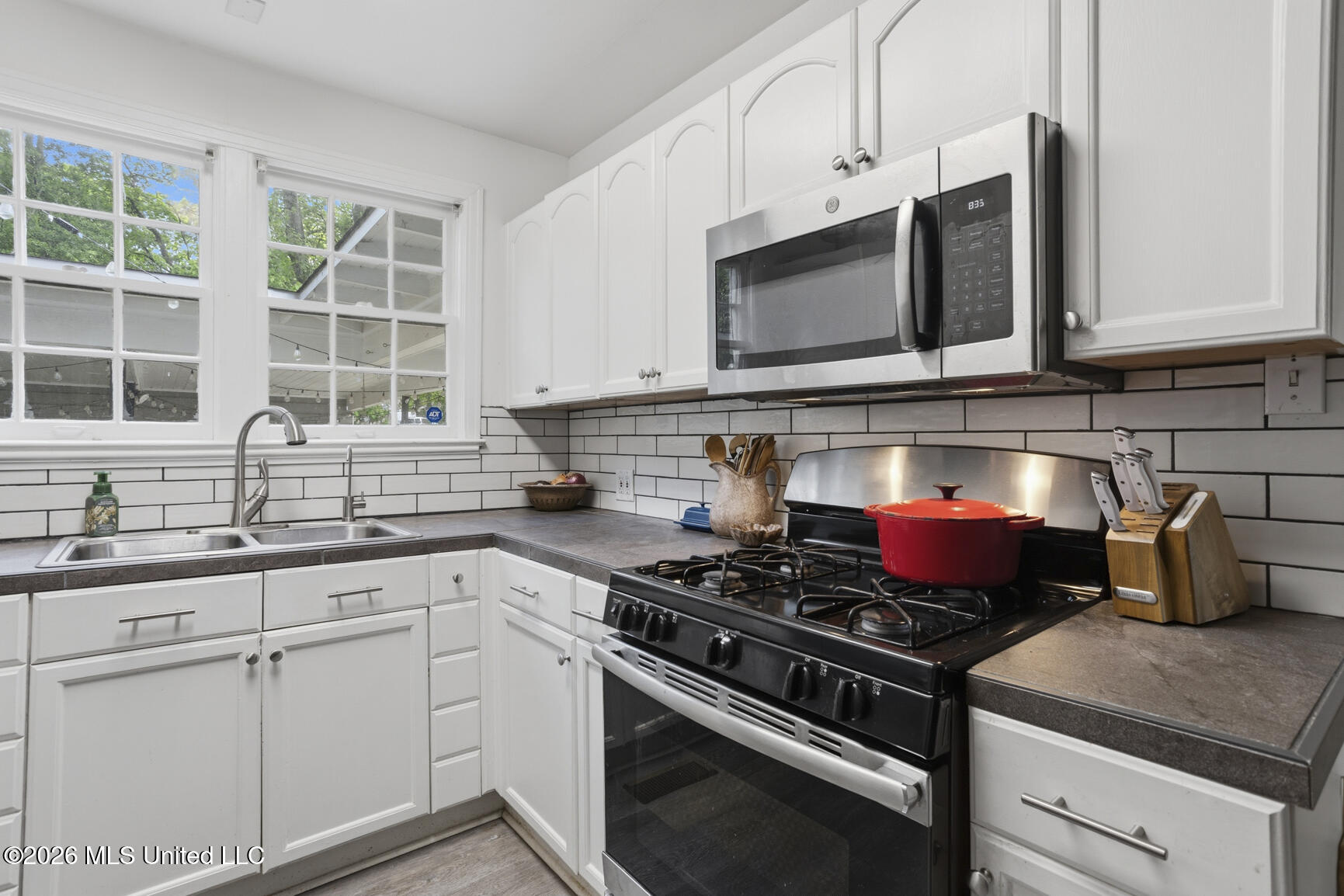 836 Brookwood Road Jackson, MS 39206 - Photo 10 of 25 836 Brookwood-10