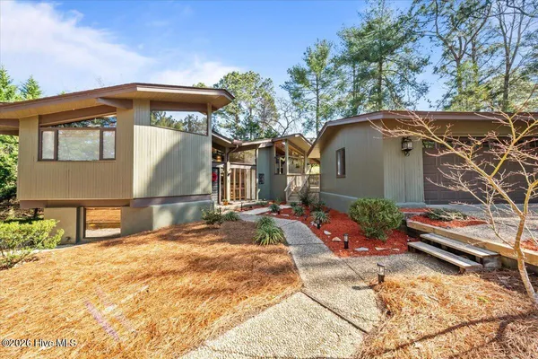 $775,000 | 1 Lake Vista Lane, Pinehurst, NC 28374