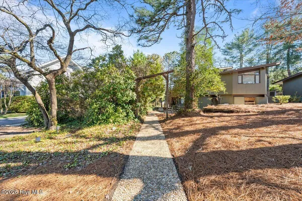 $775,000 | 1 Lake Vista Lane, Pinehurst, NC 28374