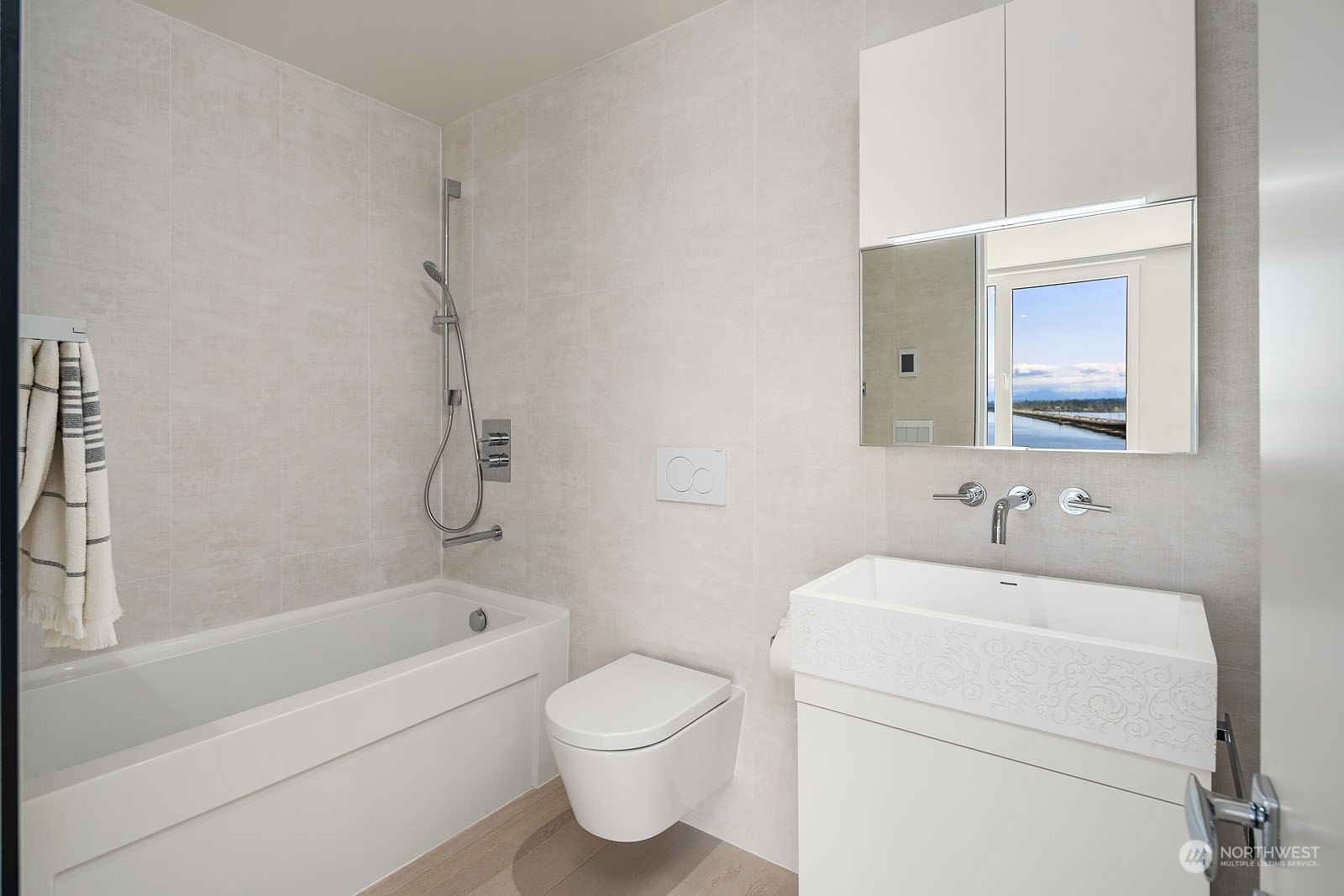 3225 Evergreen Point Road Medina, WA 98039 - Photo 18 of 34 a bathroom with a toilet sink and bathtub