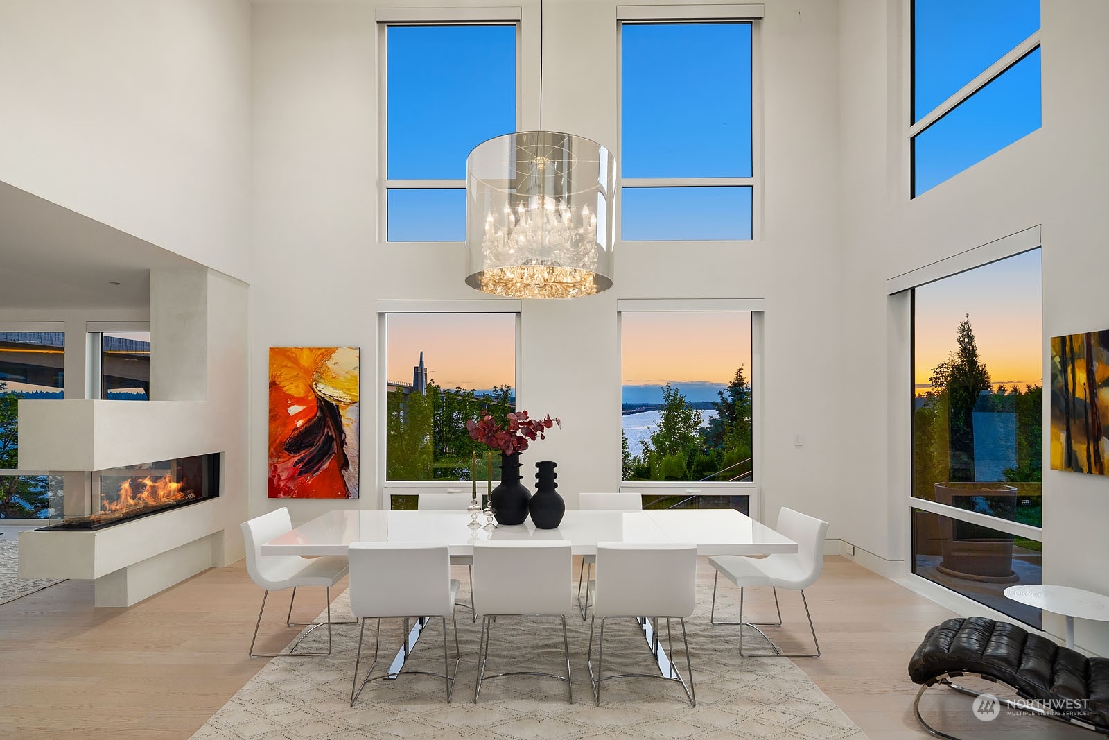 3225 Evergreen Point Road Medina, WA 98039 - Photo 4 of 34 a living room with furniture