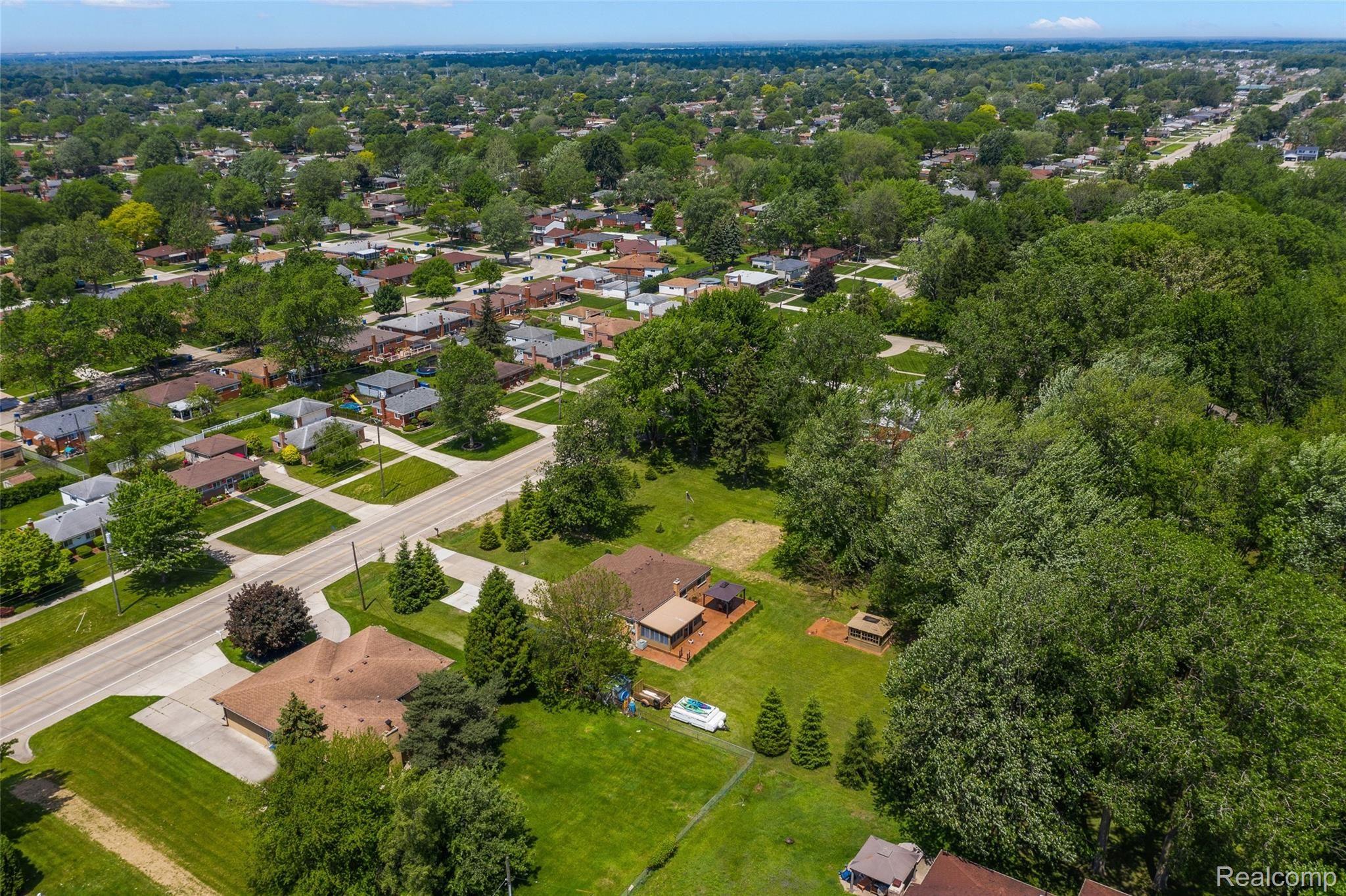 31588 Hayes Road Fraser, MI 48026 - Photo 13 of 58 31588 Hayes-24.jpg