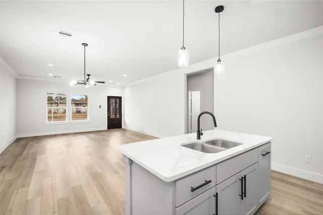 $2,250 | 8056 Meadowbrook Drive, Houston, TX 77017