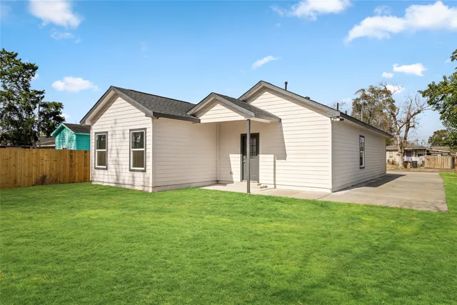 $2,250 | 8056 Meadowbrook Drive, Houston, TX 77017