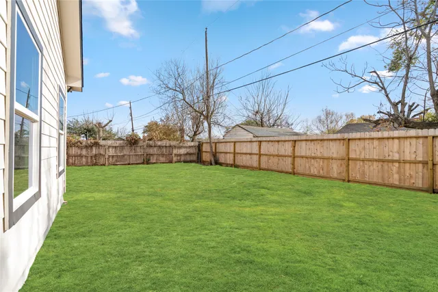 $2,250 | 8056 Meadowbrook Drive, Houston, TX 77017