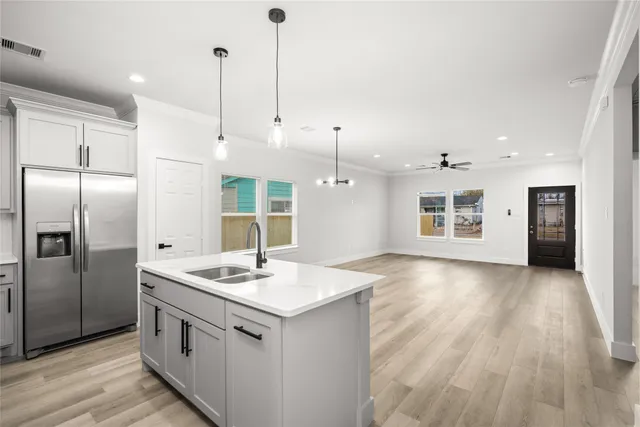 $2,250 | 8056 Meadowbrook Drive, Houston, TX 77017