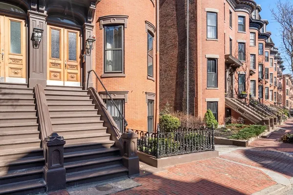 $4,300 | 131 Pembroke Street, Unit 5, Boston, MA 02118