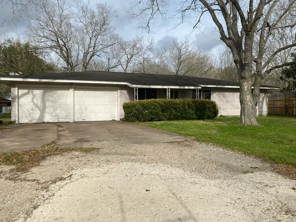 a view of backyard of house