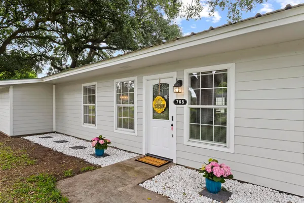 $259,900 | 765 Sudduth Drive, Bridge City, TX 77611