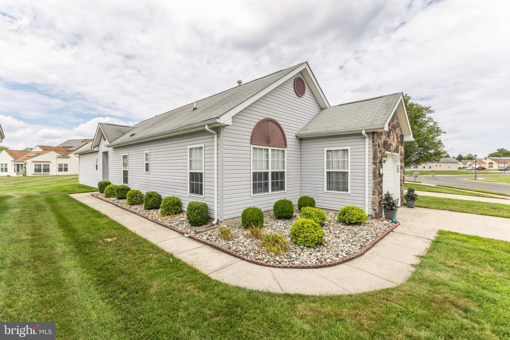 7 Spring Lane Beverly, NJ 08010 - Photo 3 of 32