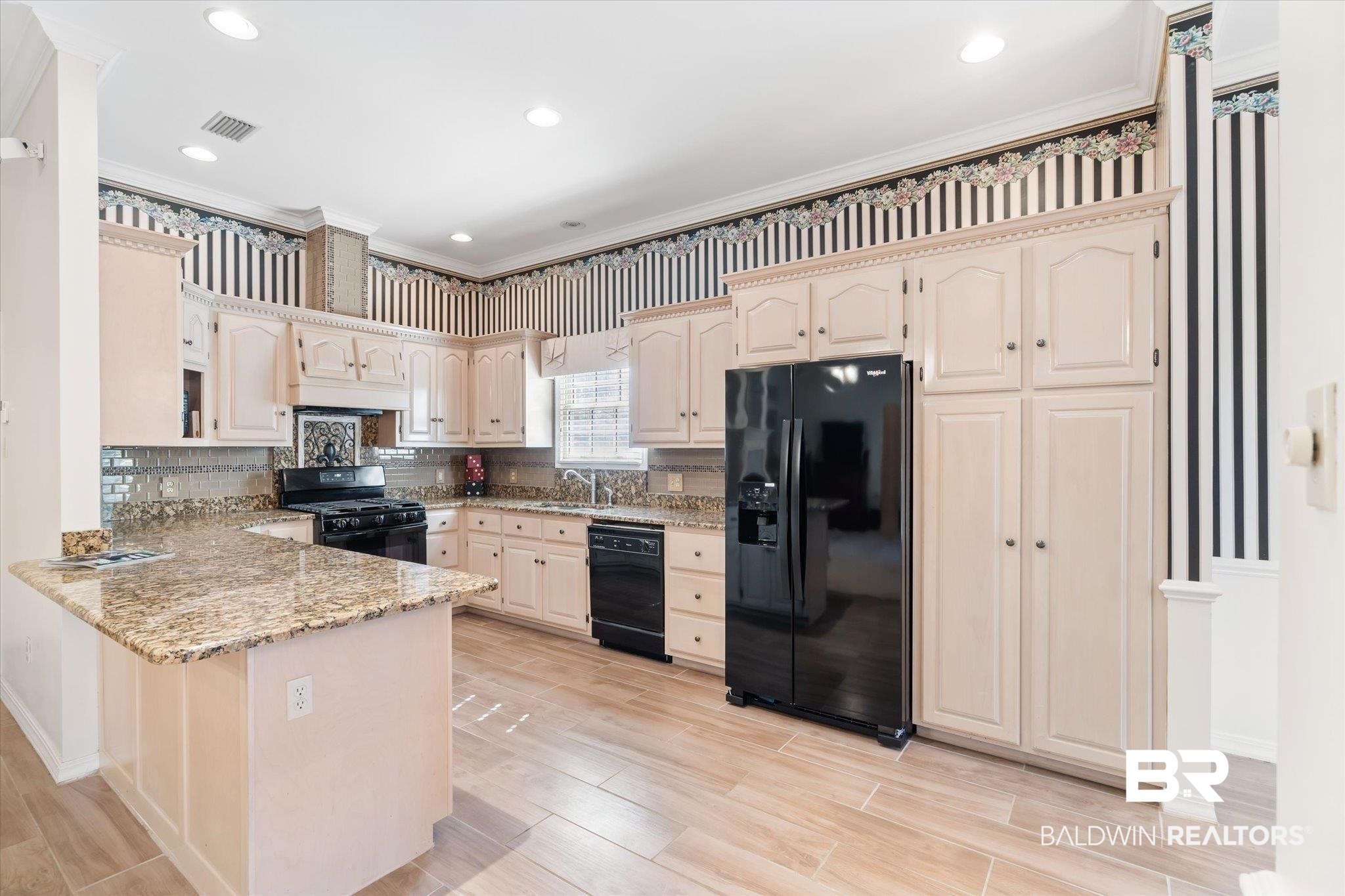 249 South Warren Street Mobile, AL 36602 - Photo 6 of 20