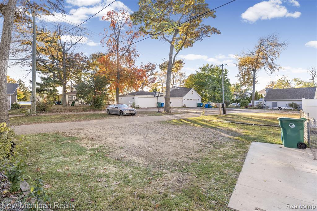 8665 Cooley Lake Road Commerce Township, MI 48382 - Photo 8 of 52