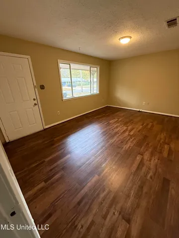 $73,000 | 1027 Woodville Drive, Jackson, MS 39212