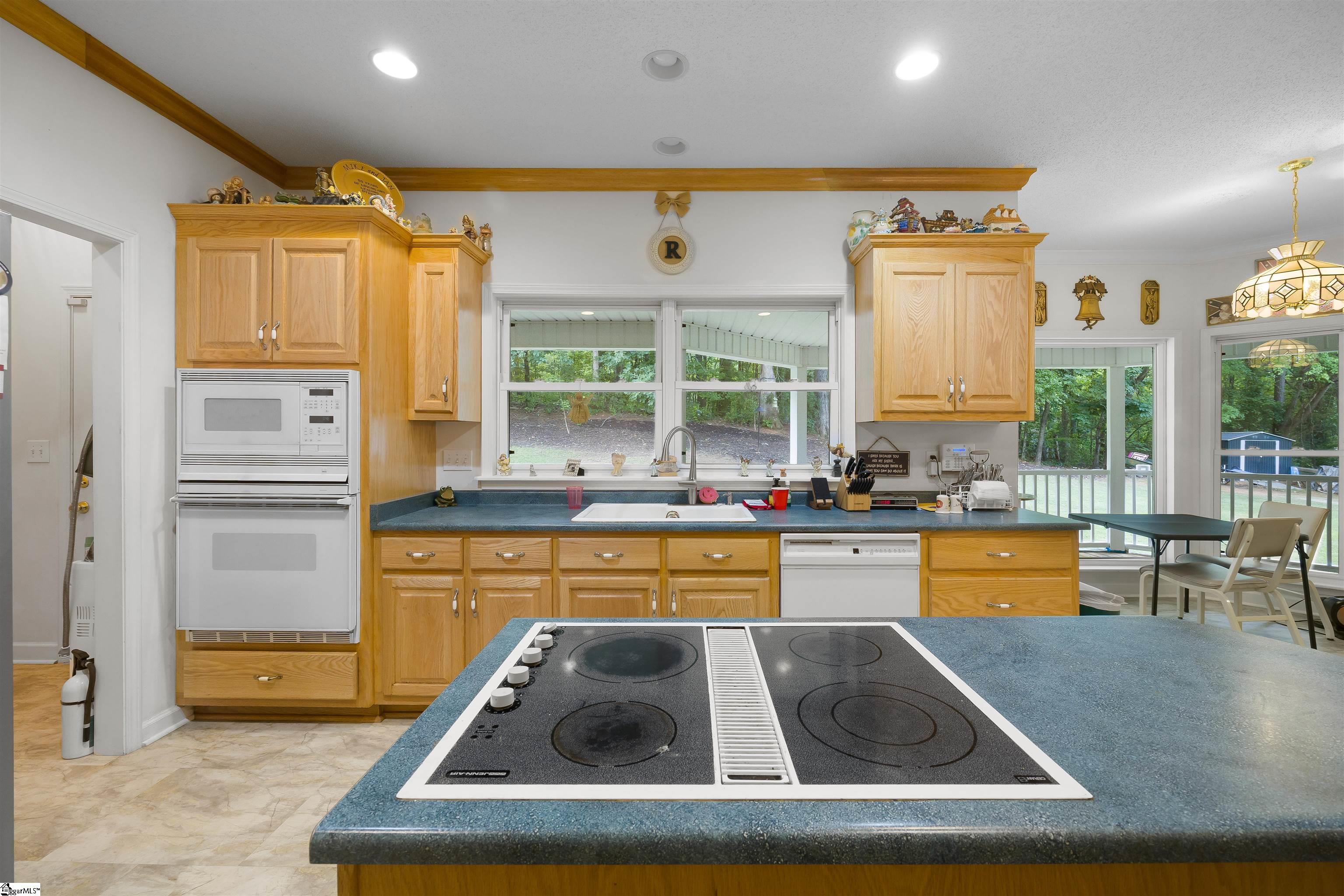 601 Stallings Road Taylors, SC 29687 - Photo 10 of 35