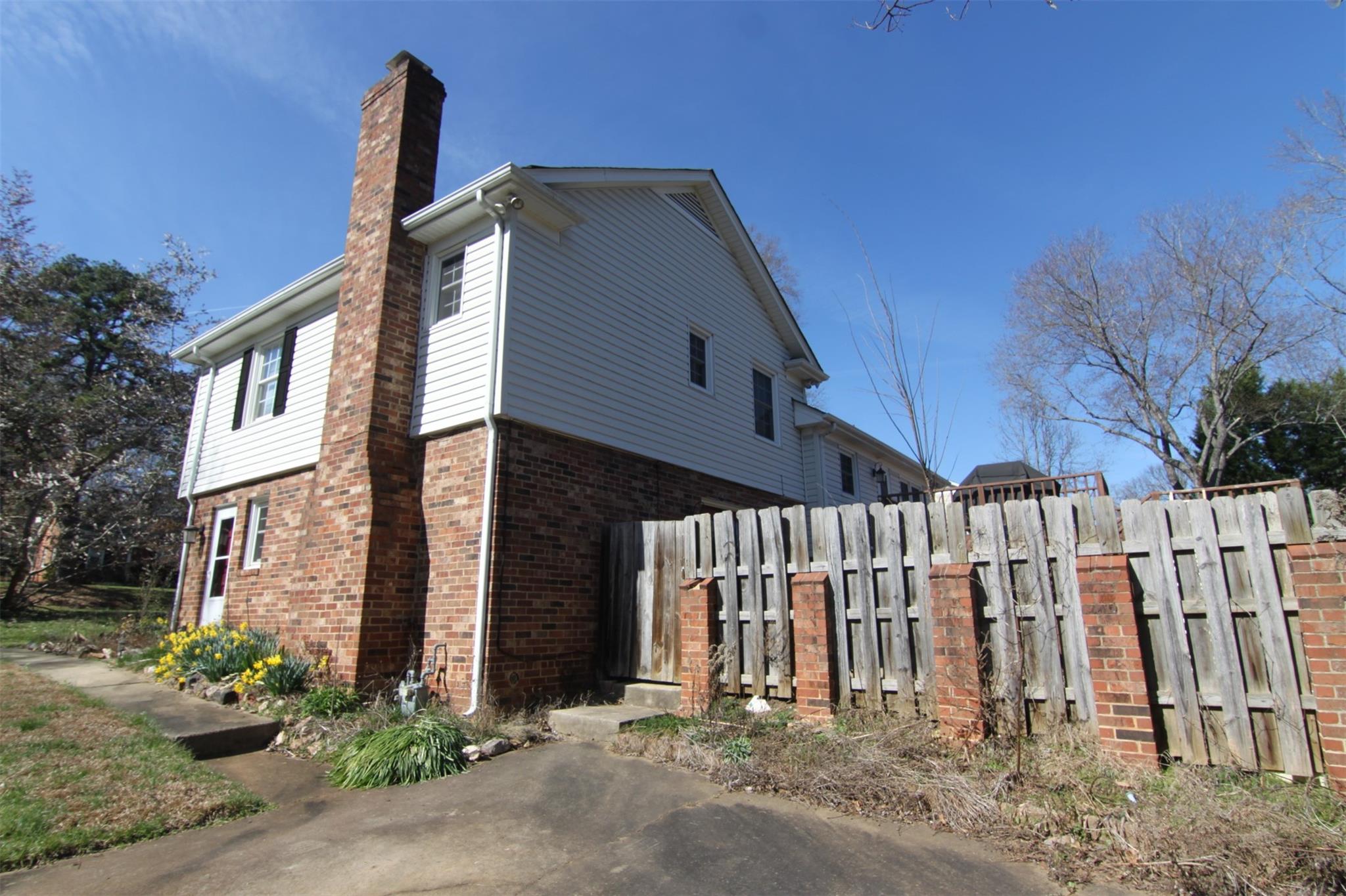 7607 Whistlestop Road Charlotte, NC 28210 - Photo 4 of 47 Gallery Image 4