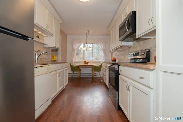 $379,000 | 261 Heritage Village, Unit E, Southbury, CT 06488